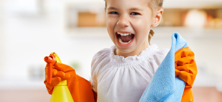 Jak zmobilizować swoje dzieci do sprzątania po sobie?